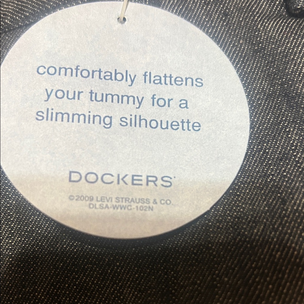 NWT⭐️DOCKERS Bermuda SHORTS Truly Slimming JAELYNN Dark Wash Size 10 - Picture 13 of 13